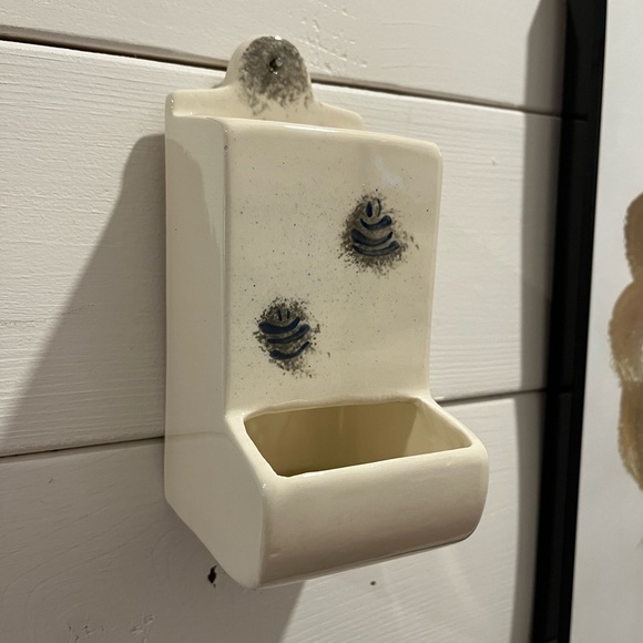 🩶Ceramic Match Holder – Wall Mount - Picture 8 of 15